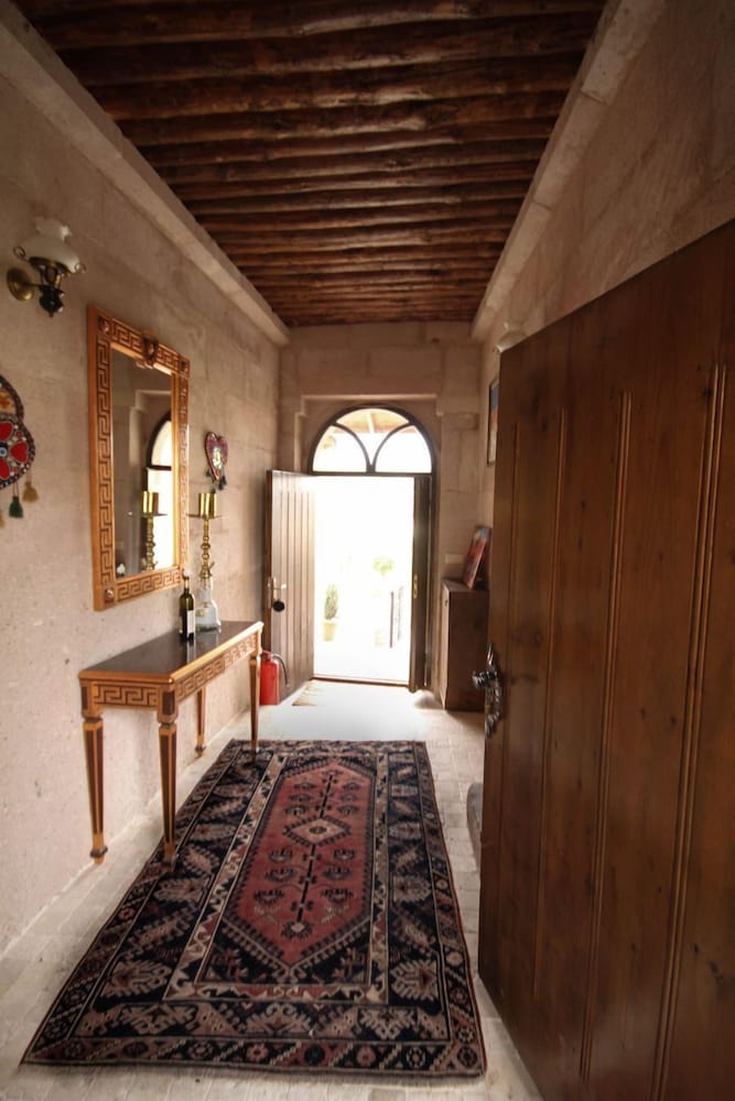 valley inn cave hotel