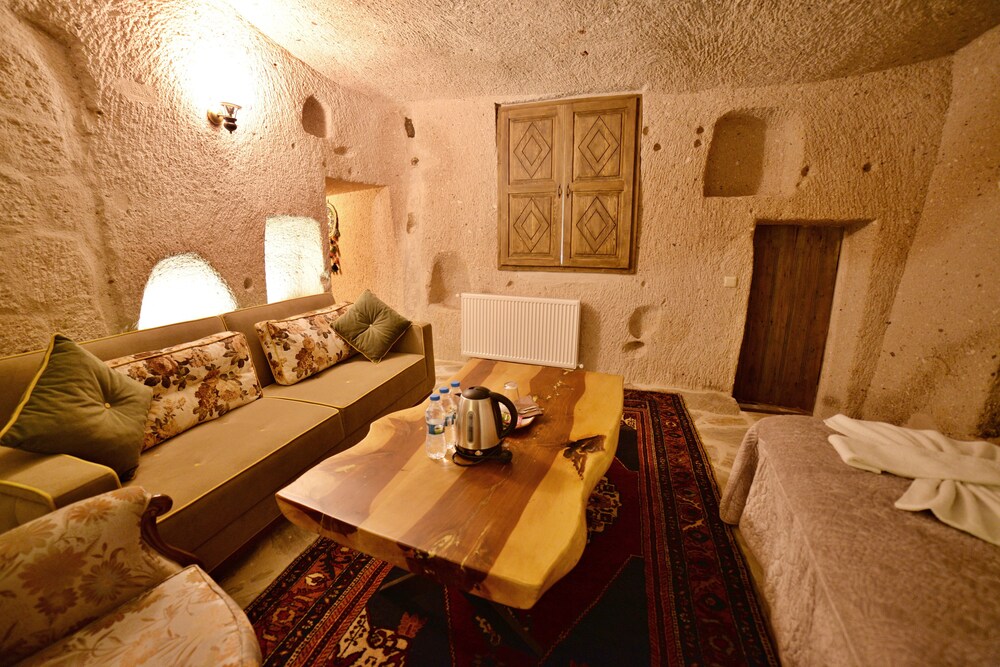 valley inn cave hotel