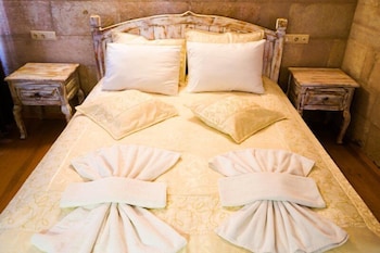 valley inn cave hotel