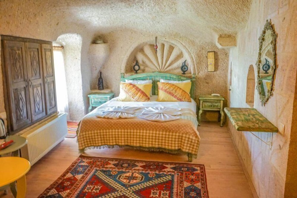 valley inn cave hotel