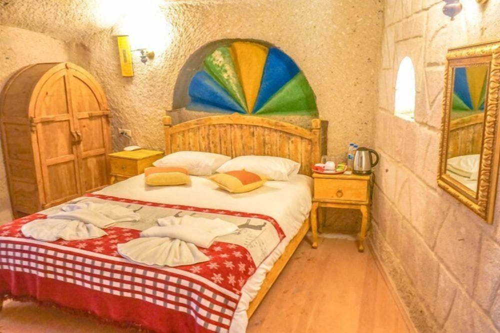 valley inn cave hotel