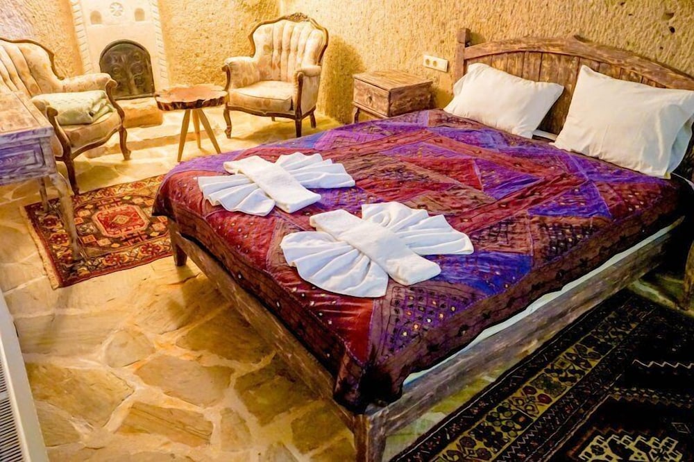 valley inn cave hotel