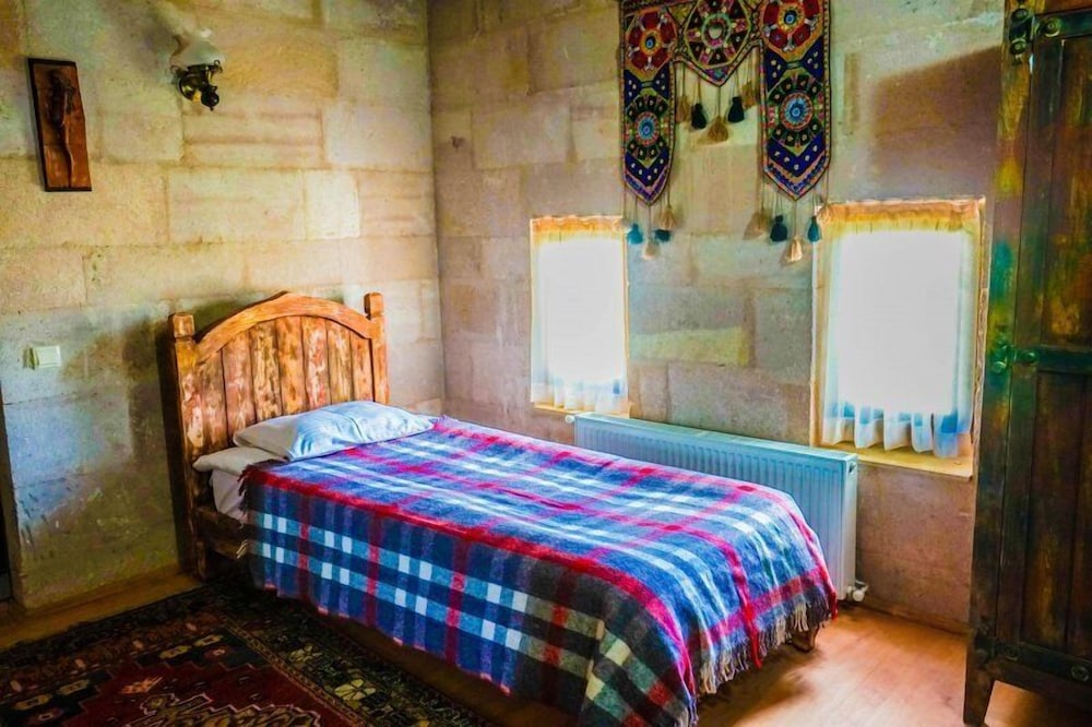 valley inn cave hotel