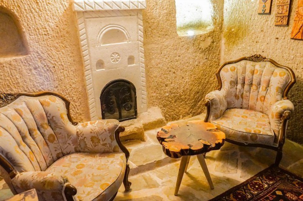 valley inn cave hotel