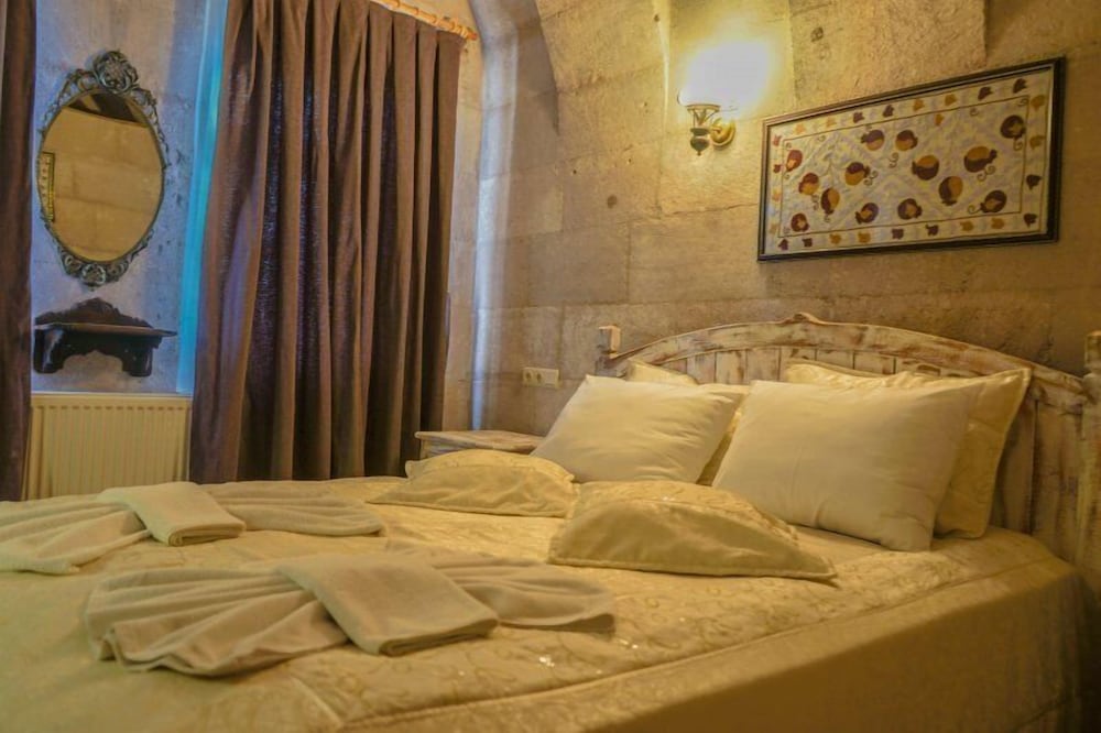 valley inn cave hotel