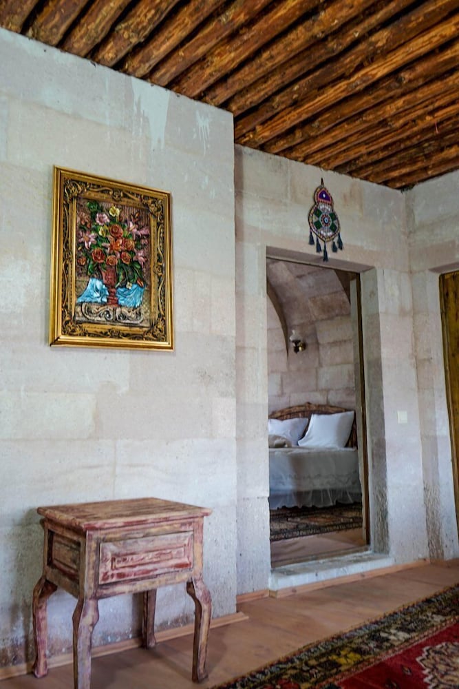 valley inn cave hotel