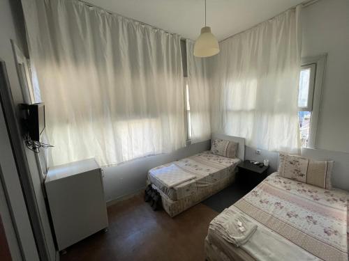 Ersoy Efe Pansiyon,Muratpasa Mahallesi, 562. Sk. No 13,2 star