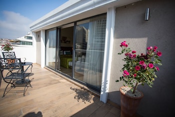 the white orient hotel