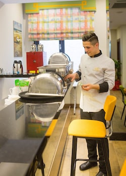 the white orient hotel