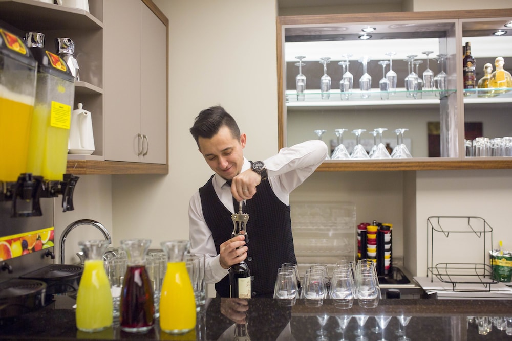 the white orient hotel