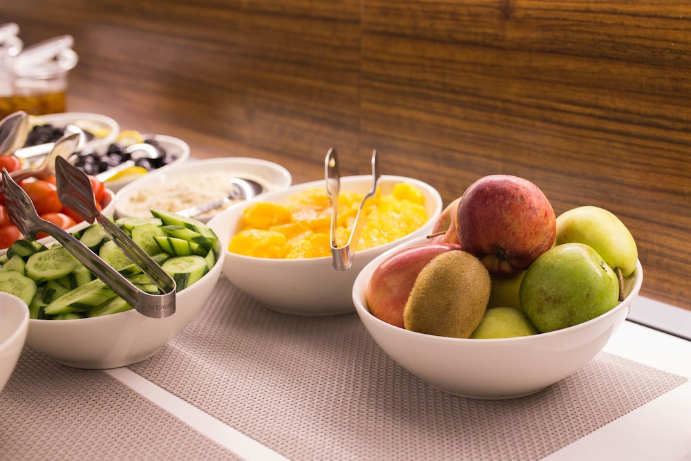 the white orient hotel