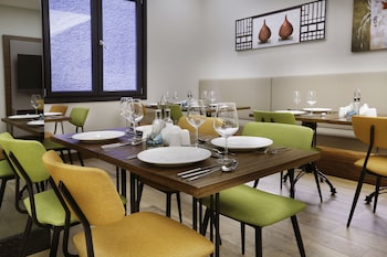 the white orient hotel