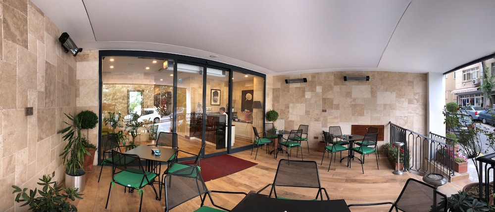 the white orient hotel