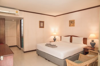 s lodge formally known as sabai lodge