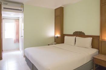 s lodge formally known as sabai lodge