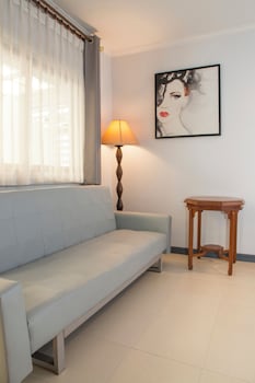 s lodge formally known as sabai lodge