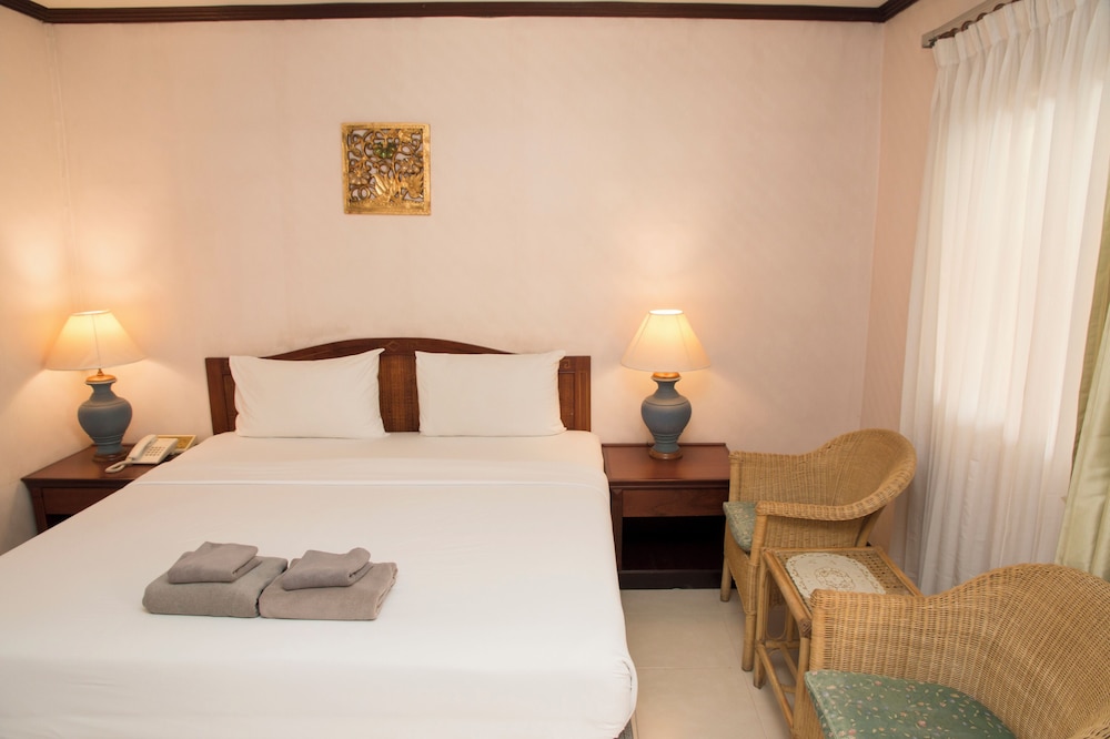 s lodge formally known as sabai lodge