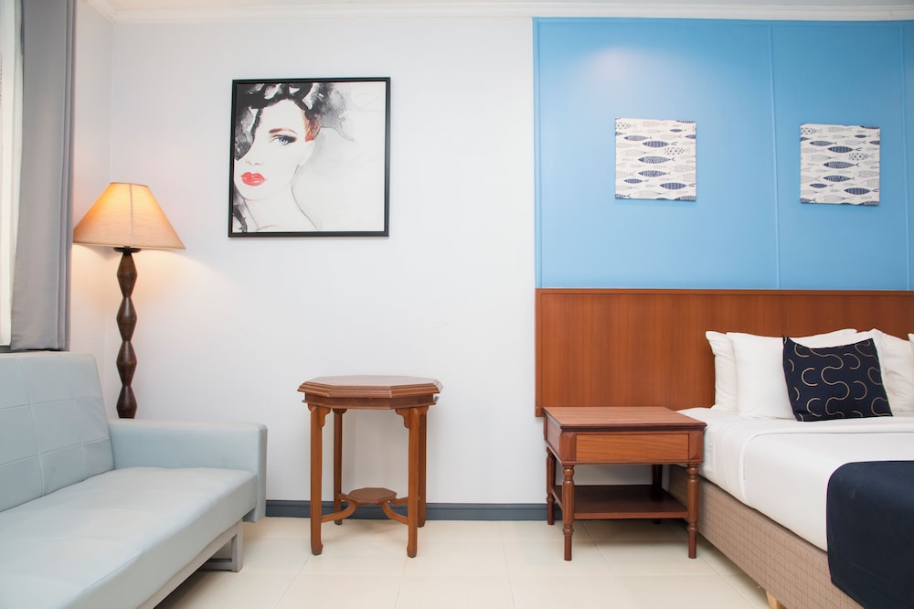 s lodge formally known as sabai lodge