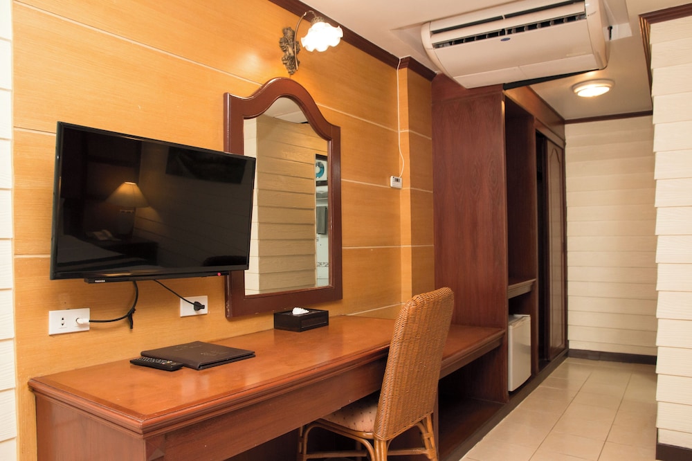 s lodge formally known as sabai lodge