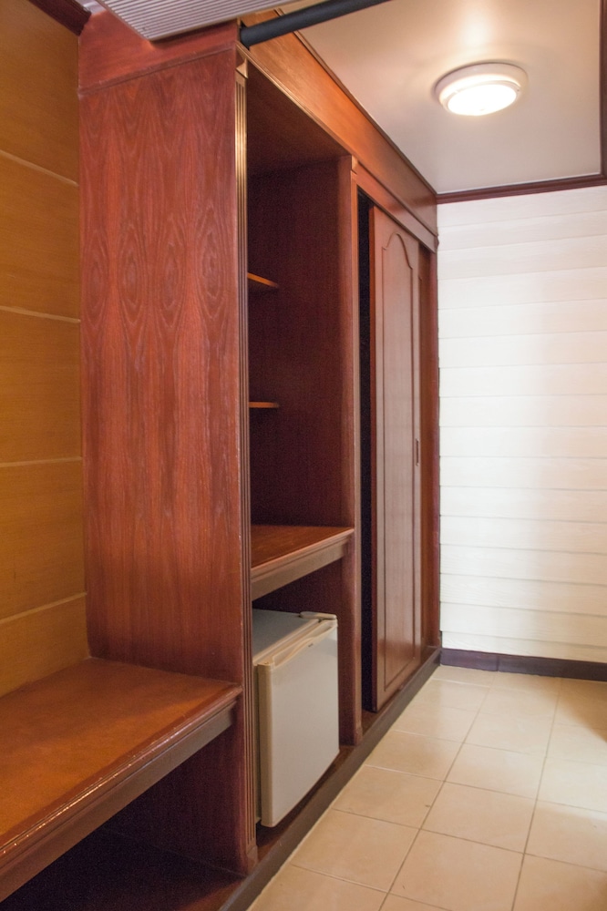 s lodge formally known as sabai lodge