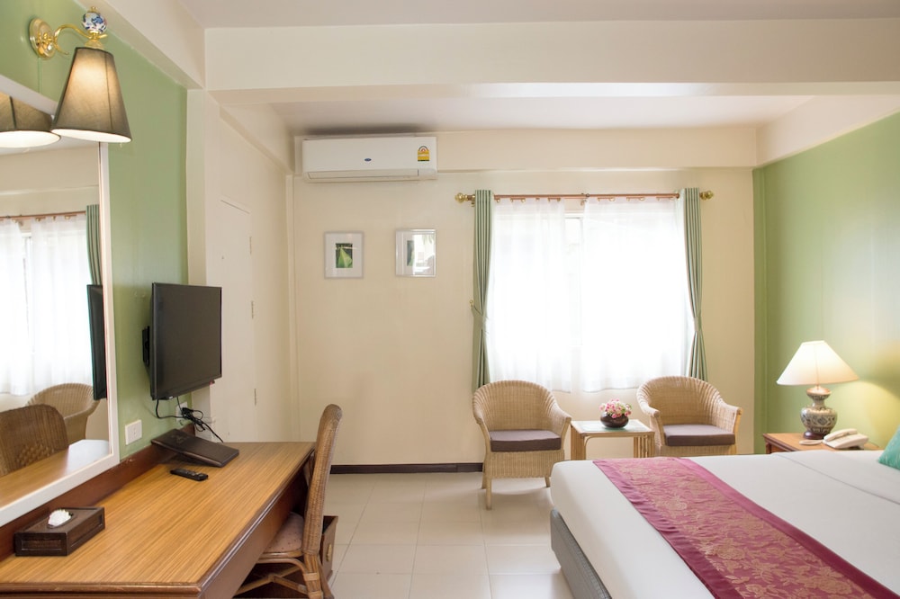 s lodge formally known as sabai lodge