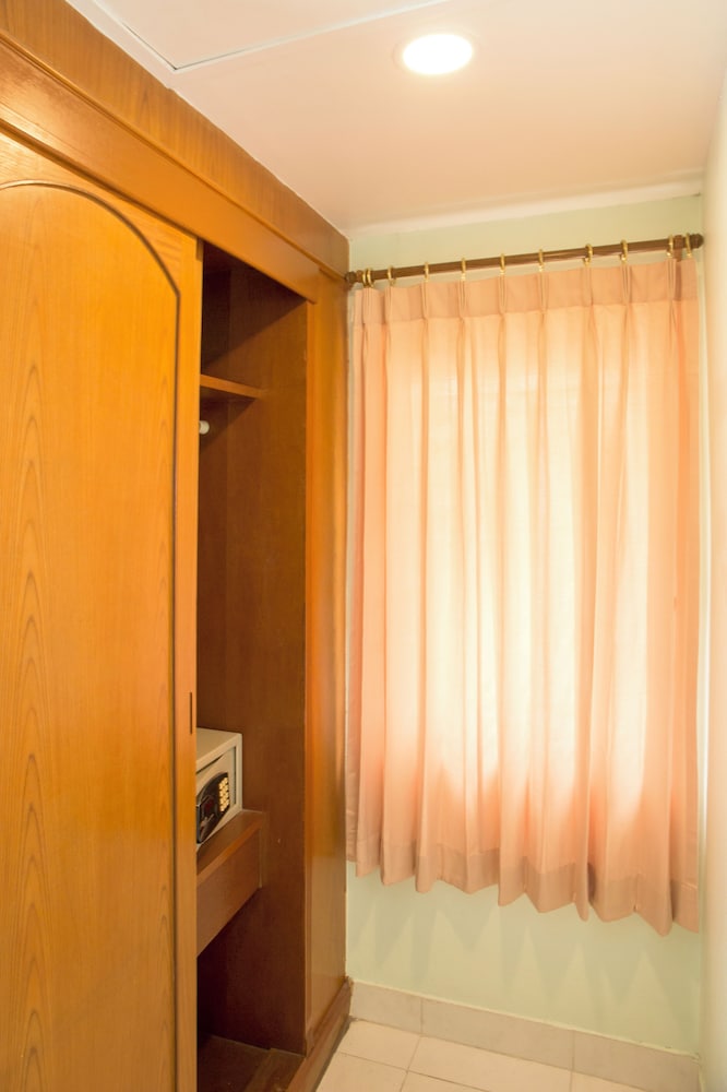 s lodge formally known as sabai lodge