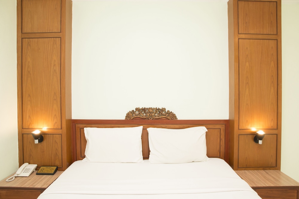 s lodge formally known as sabai lodge