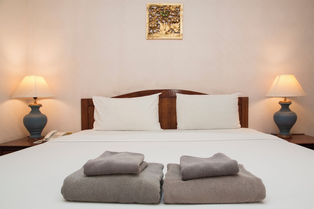 s lodge formally known as sabai lodge