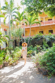 s lodge formally known as sabai lodge