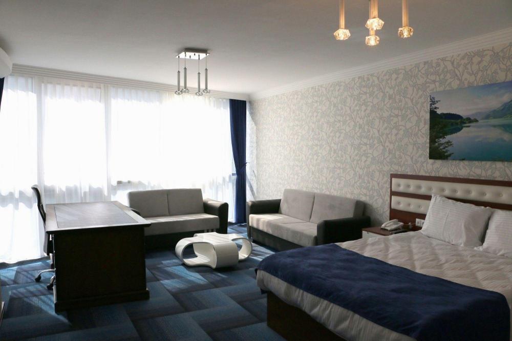 business grand hotel