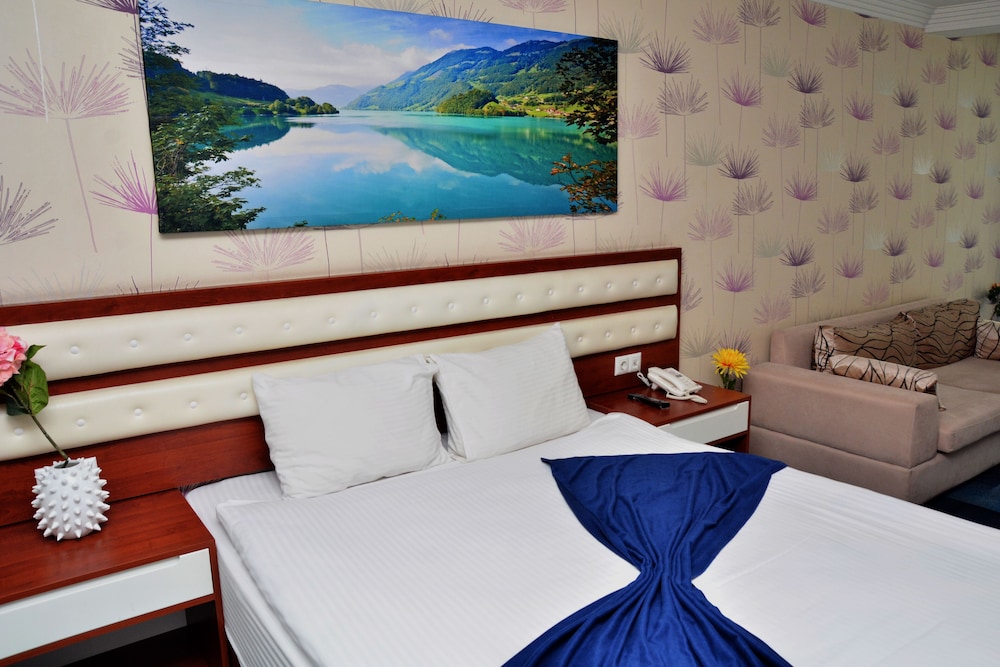 business grand hotel