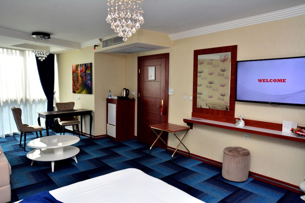 business grand hotel