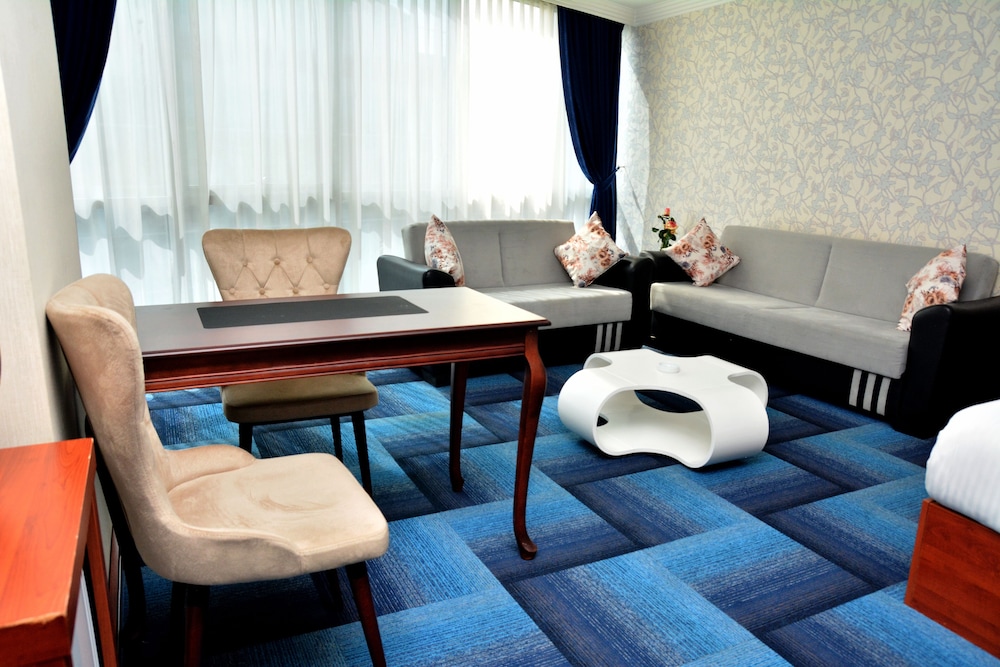 business grand hotel