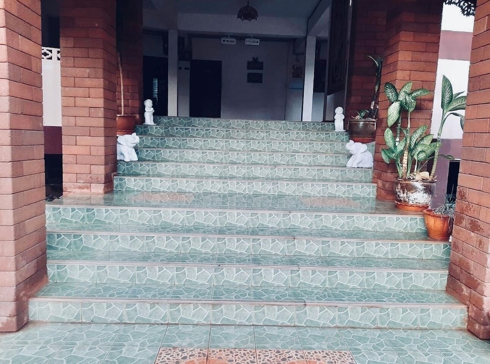 sawasdee place hotel mae hong son