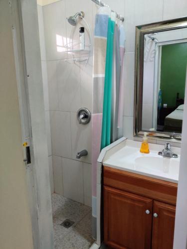 Woodbrook On The Avenue,Port Of Spain>>Arouca,2.5 star