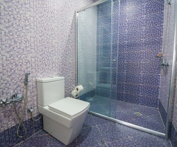 two seasons boutique hotel