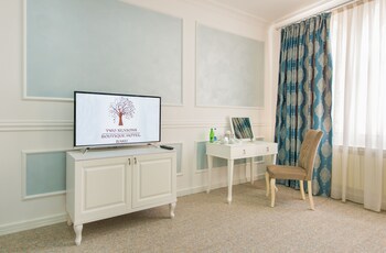 two seasons boutique hotel