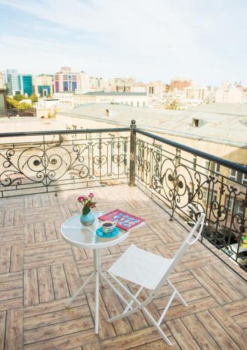 two seasons boutique hotel