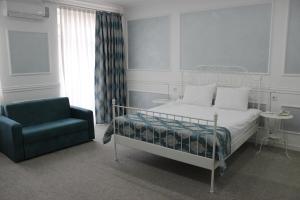 two seasons boutique hotel