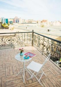 two seasons boutique hotel
