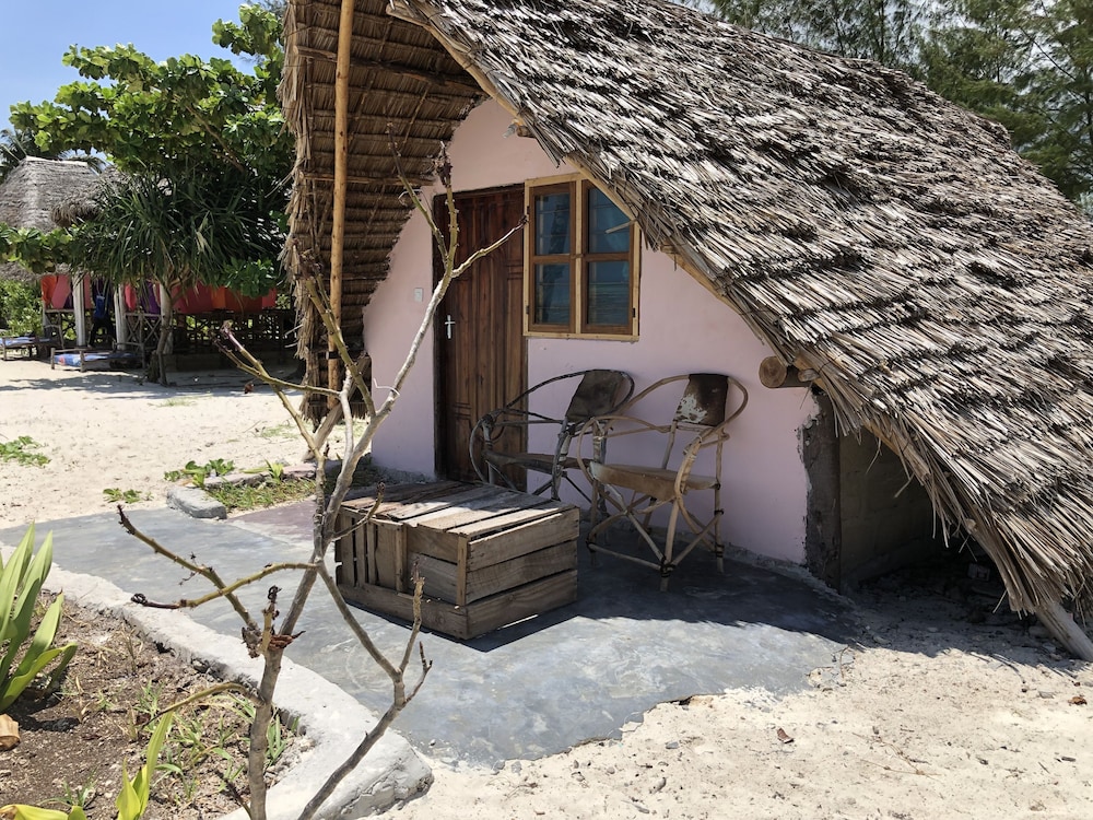 blue earth beach bungalows