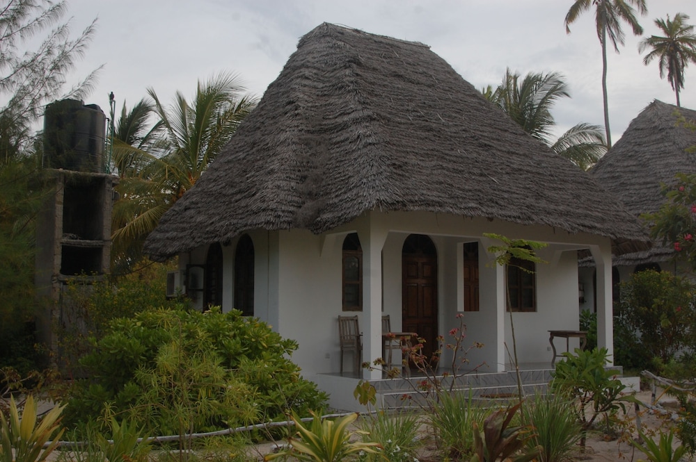 blue earth beach bungalows