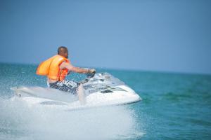 Sunrise Beach Resort,Kipepeo Beach>>Dar Es Salaam,3 star