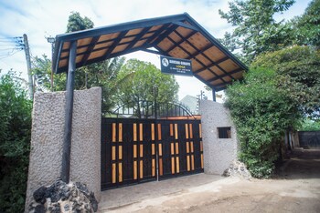 arusha giraffe lodge