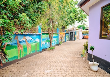 arusha giraffe lodge