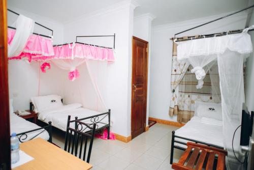 arusha giraffe lodge