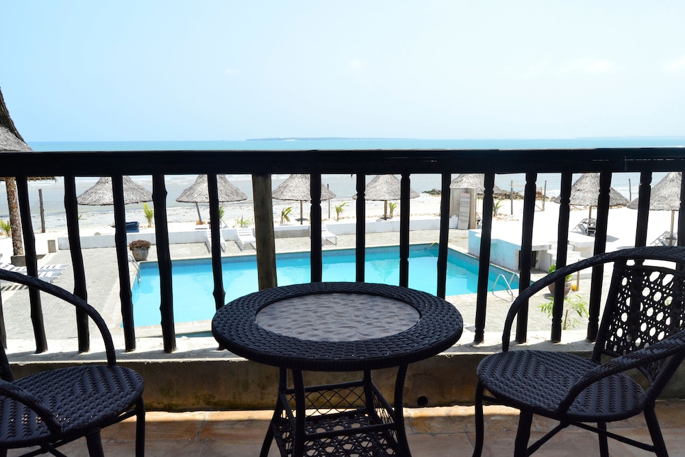 Serene Beach Resort,Kunduchi>>Dar Es Salaam,4 star
