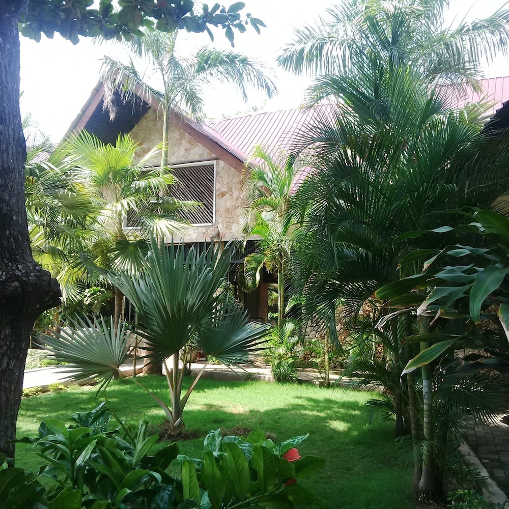 Serene Beach Resort,Kunduchi>>Dar Es Salaam,4 star