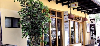 Arusha Backpackers Hotel - Hostel,Arusha Region>>Arusha,2 star