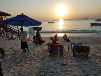 baraka aquarium bungalows